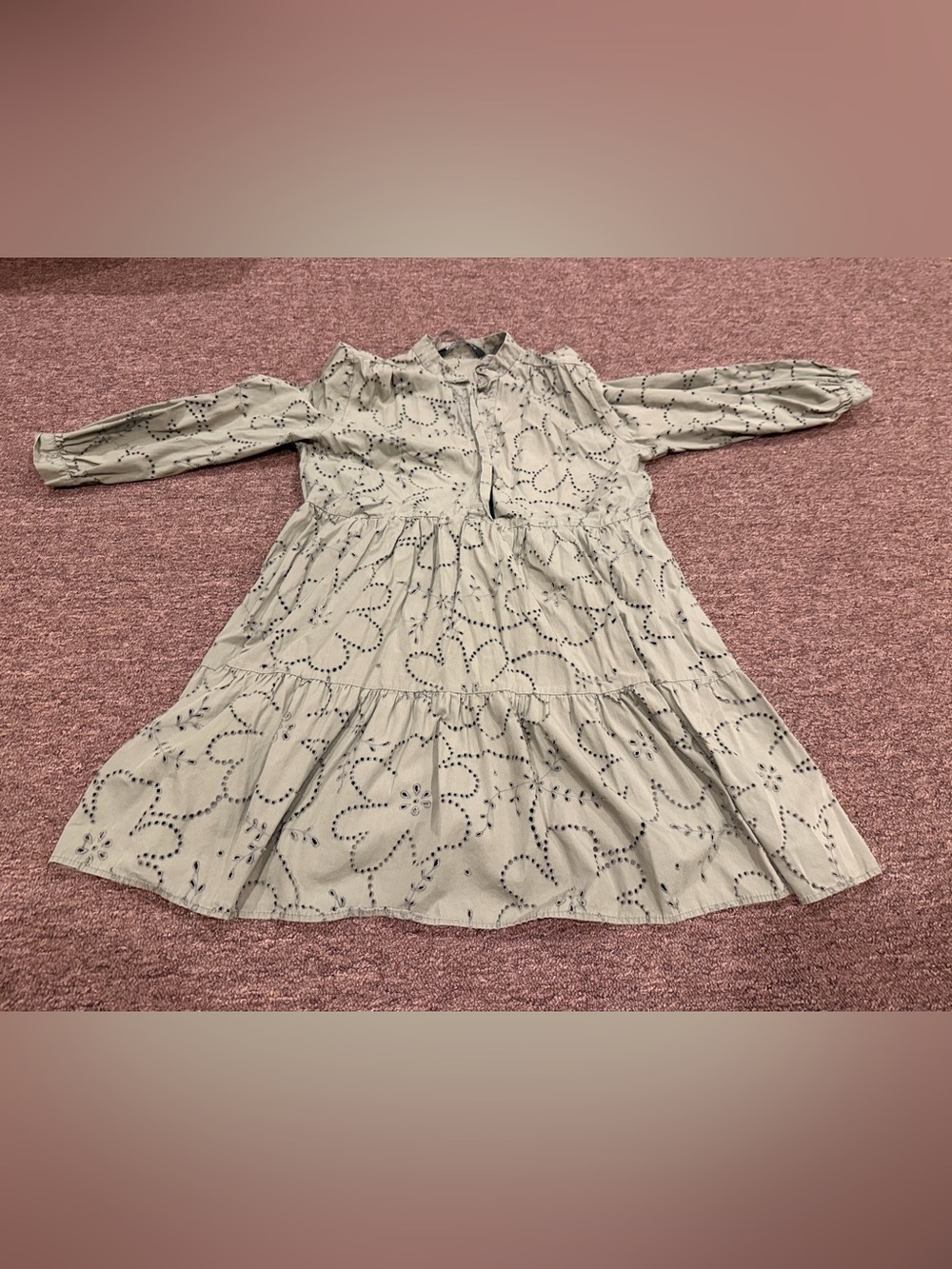 EUC! Junior Ladies Zara Green Dress Floral Eyelet long sleeve tier casual cute